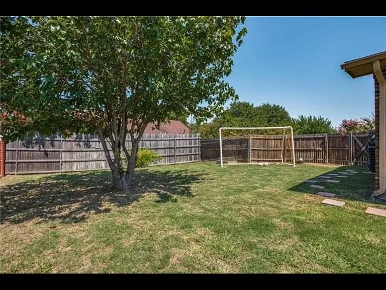 1001 E Peters Colony Rd — Photo 8