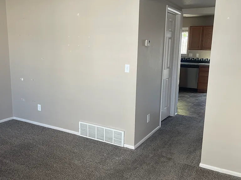 147 W 1190 N — Photo 7
