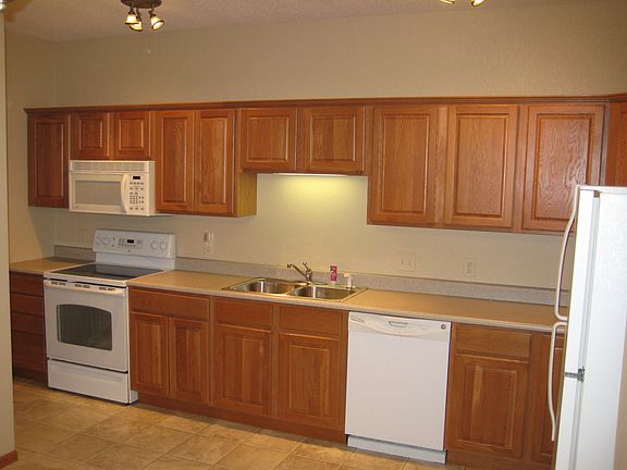 5th image of 2627 Orchard Dr Unit 8