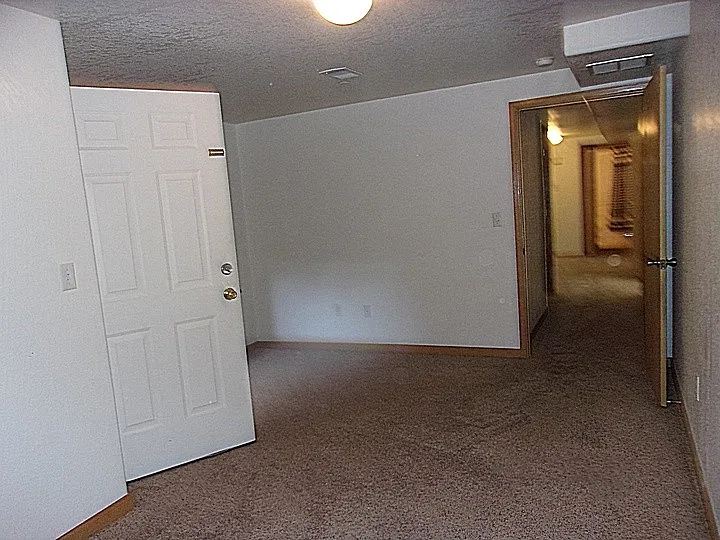 815 9th St #1/2-B — Photo 15