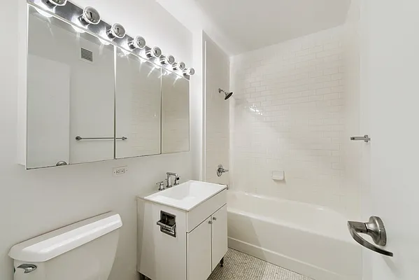 Sold by Nest Seekers International | media 5