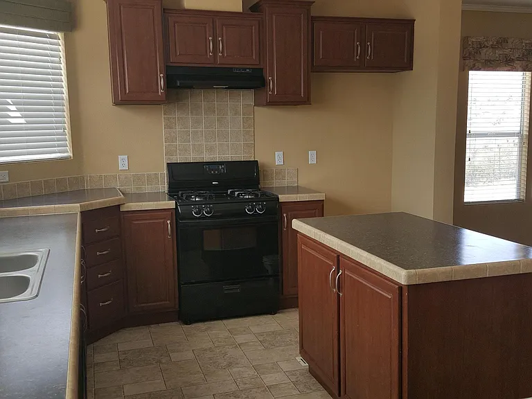 5825B Rockview Rd — Photo 4