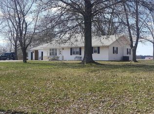 665 Sweetgum Rd, Du Quoin, IL 62832
