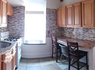 207 S 42nd St #3F, Philadelphia, PA 19104