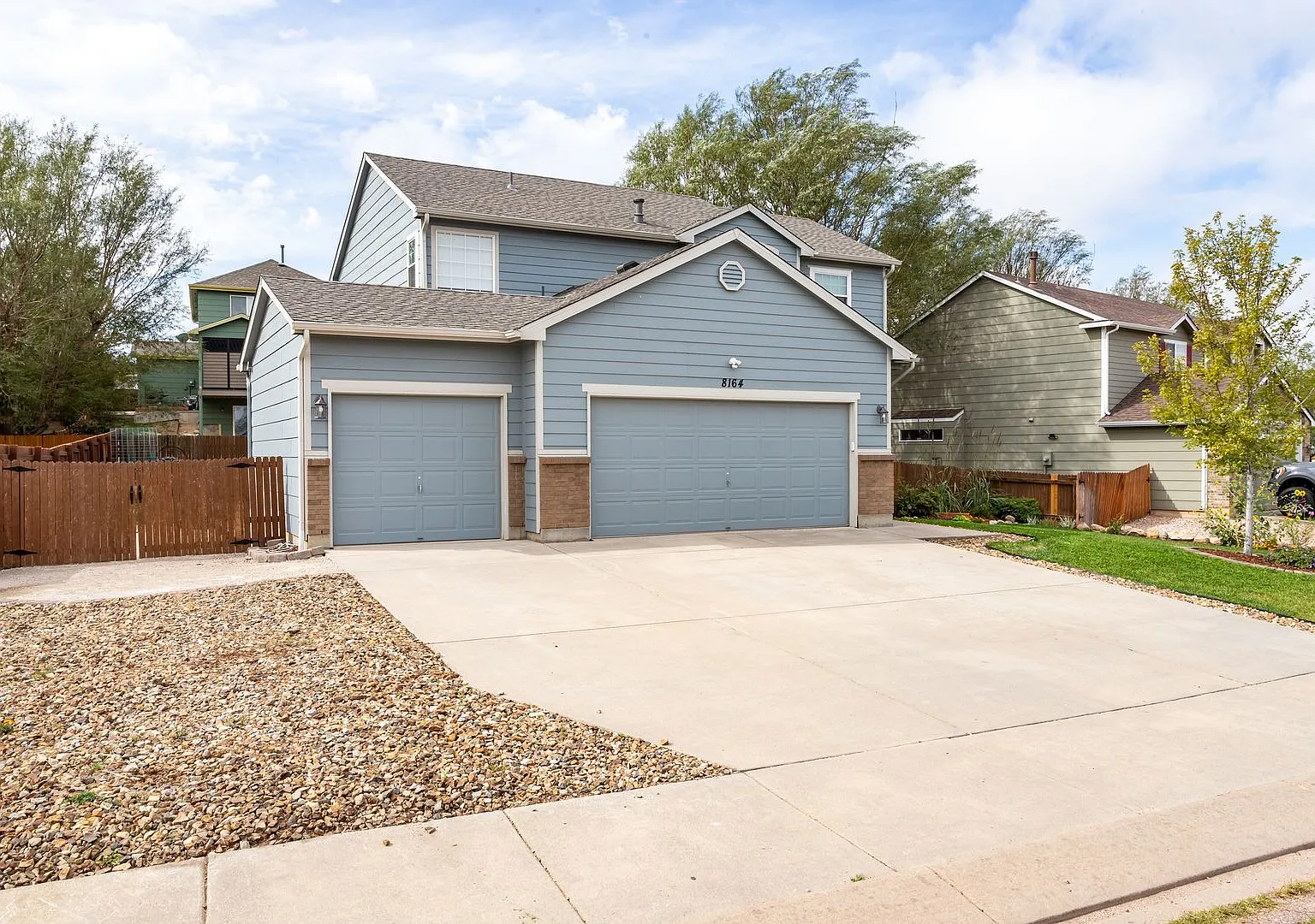 Spacious 4-Bedroom Home with Finished Basement!! — Photo 2