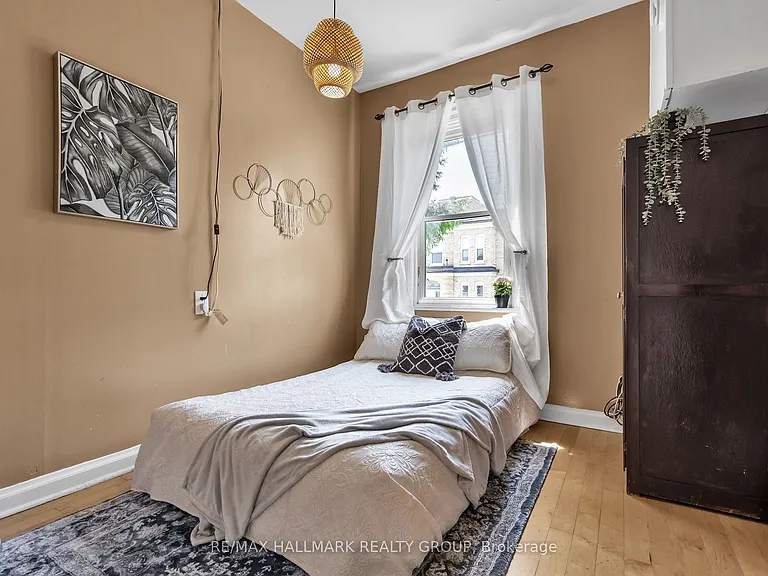 20 Russell St W #5 — Photo 6