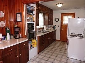 2nd image of 857 Benton Ave