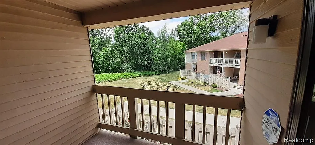 2 bed, 2.0 bath, 1139 sqft, $1,395 — Photo 3
