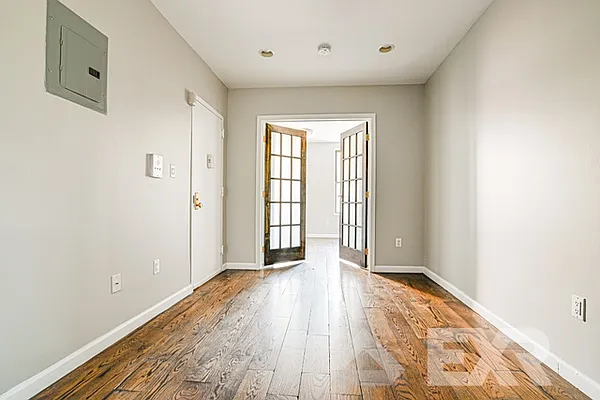 Rented by EXR | media 3