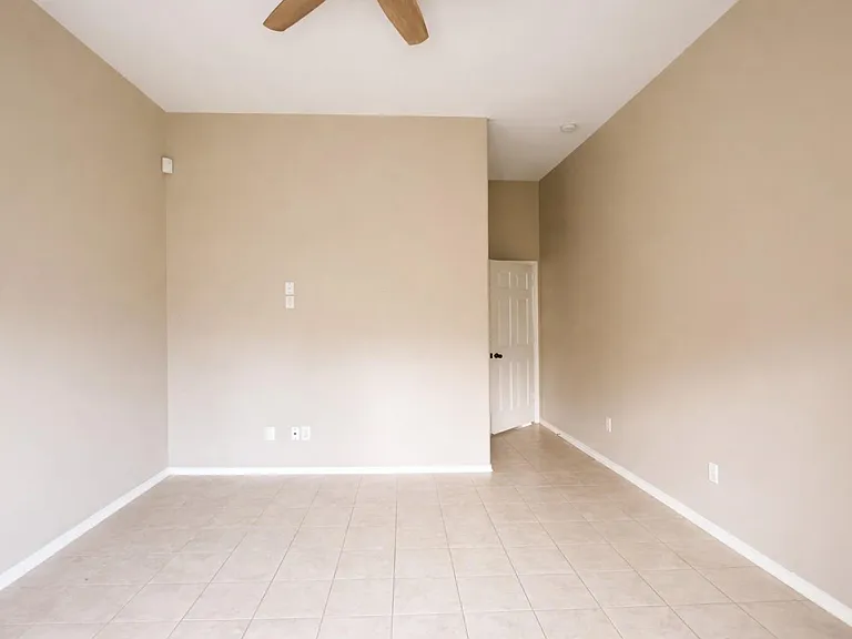 9104 N Green River Dr #A — Photo 40