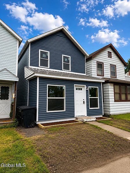 3rd image of 1337 2nd Avenue