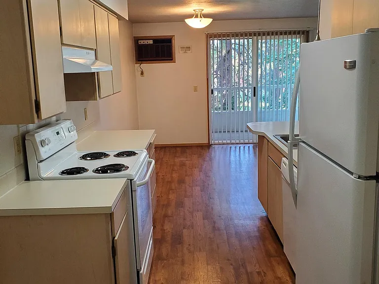 Indian Canyon Apartments — Photo 28