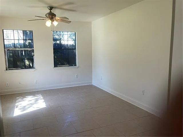 2864 Slidell Ave — Photo 5