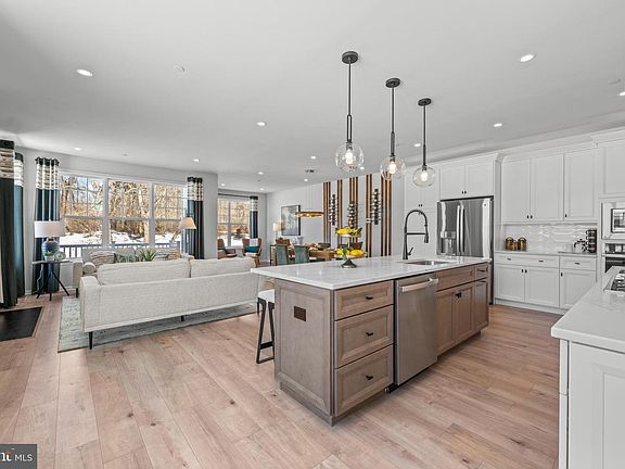 5th image of 150 Foragers Ln