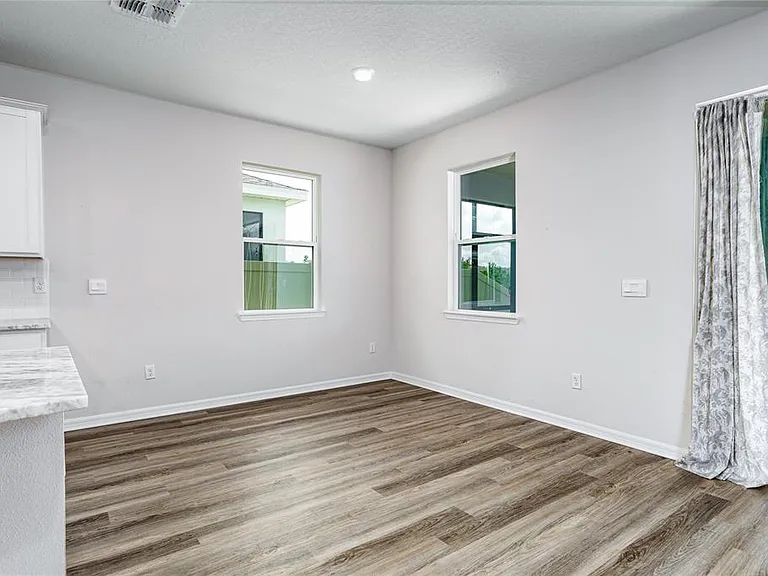 10622 Eustis Dr — Photo 8
