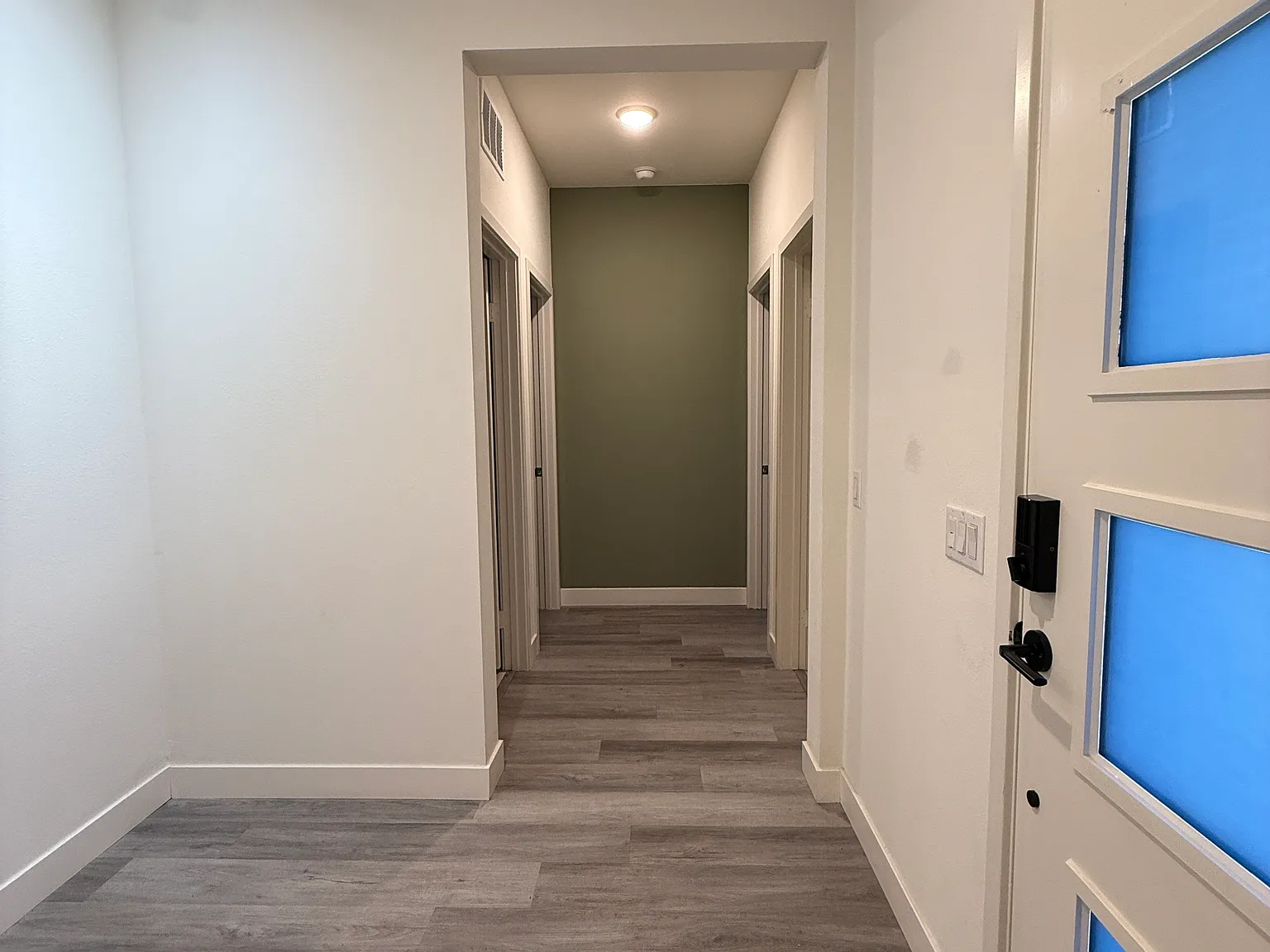 4 bed, 3.5 bath, 2810 sqft, $4,500 — Photo 4