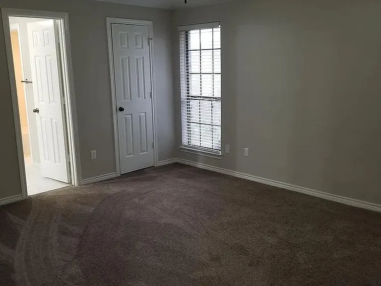 807 Saint Paul Ct — Photo 6