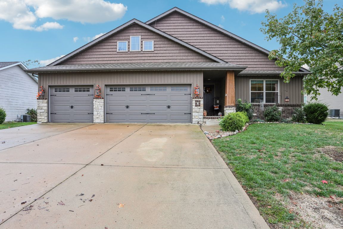 Meadowbrooke Dr-S3010-001.jpg