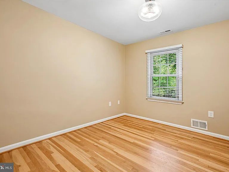 1710 Chesterford Way — Photo 33