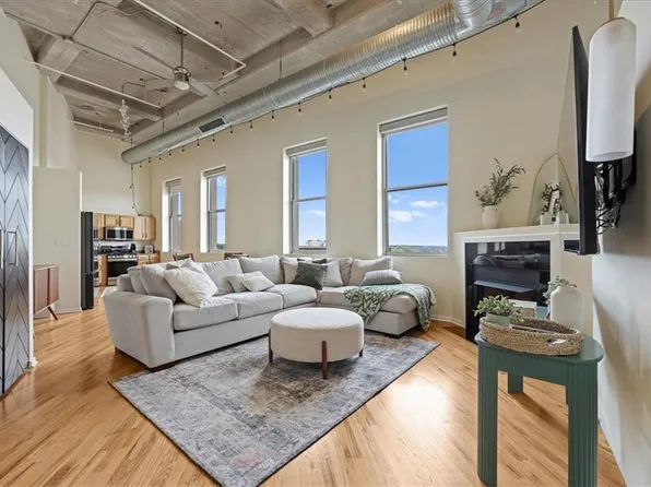 2107 Grand Blvd APT 1207, Kansas City, MO 64108