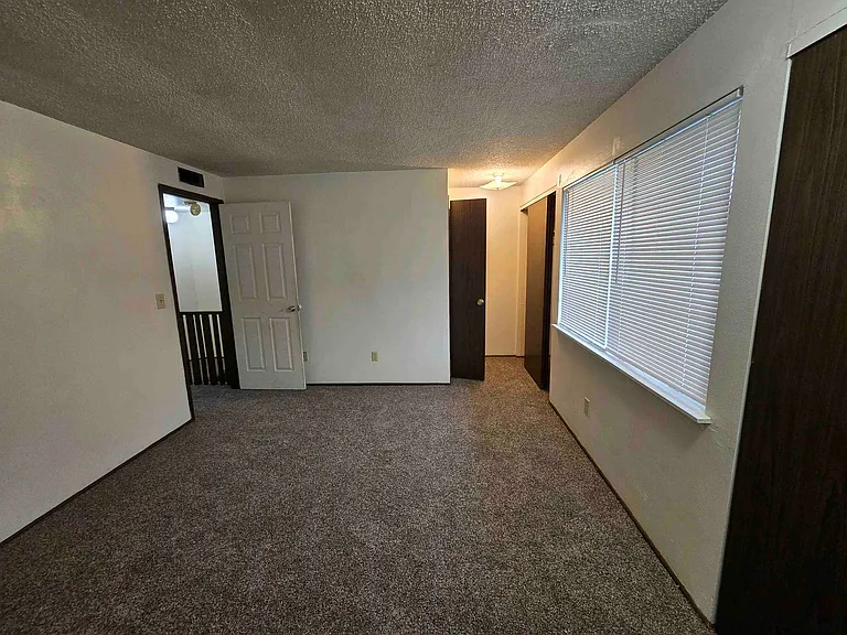 2125-2145 NW Highland Dr — Photo 19