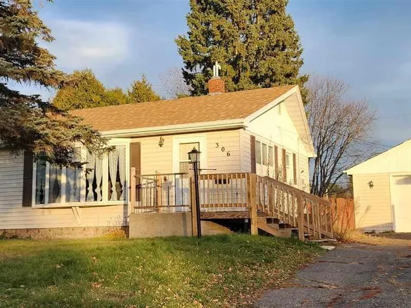 306 S 2nd St W, Aurora, MN 55705