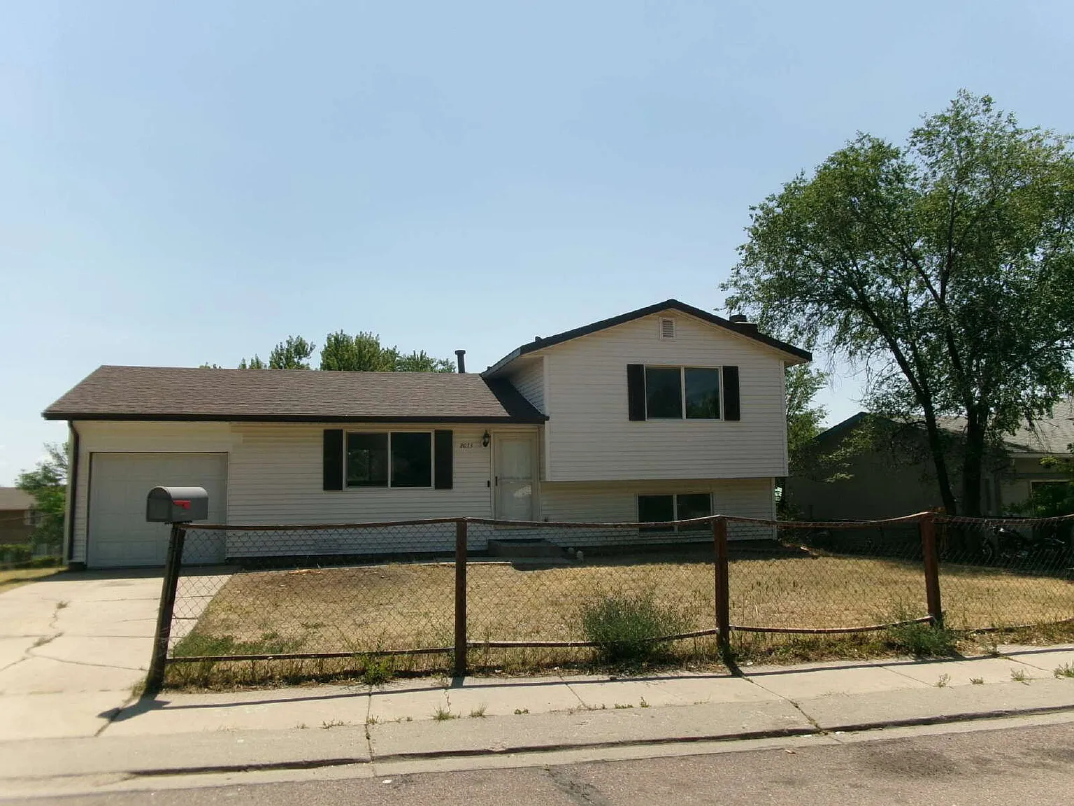2 bed, 1.5 bath, 1420 sqft, $1,695 — Photo 1