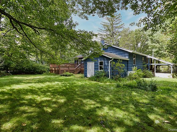 2nd image of 17 Merriewold Lane N