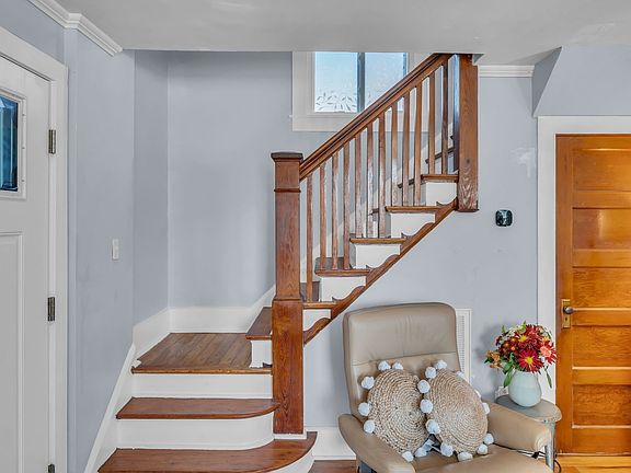 2nd image of 1211 Clarke St