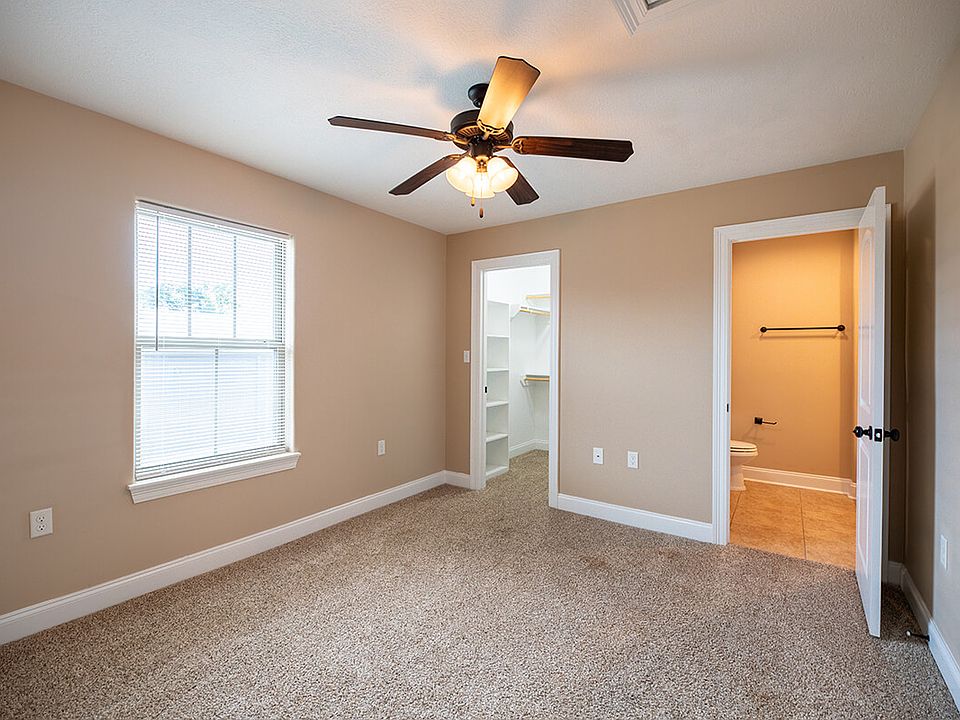 3810-COMMON-STREET-UNIT-3-bedroom1_11182025