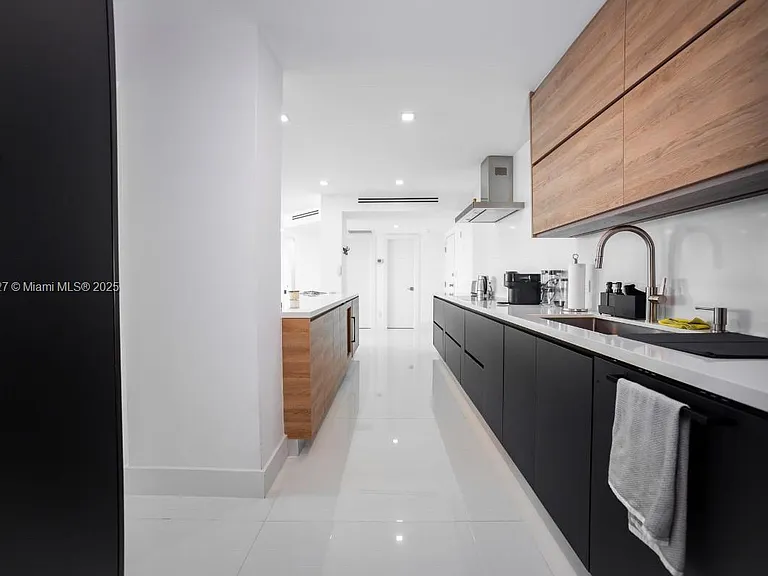 5600 Collins Ave #14K — Photo 5