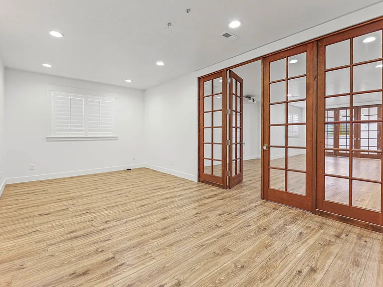 2098 E Elkhorn Rd — Photo 35
