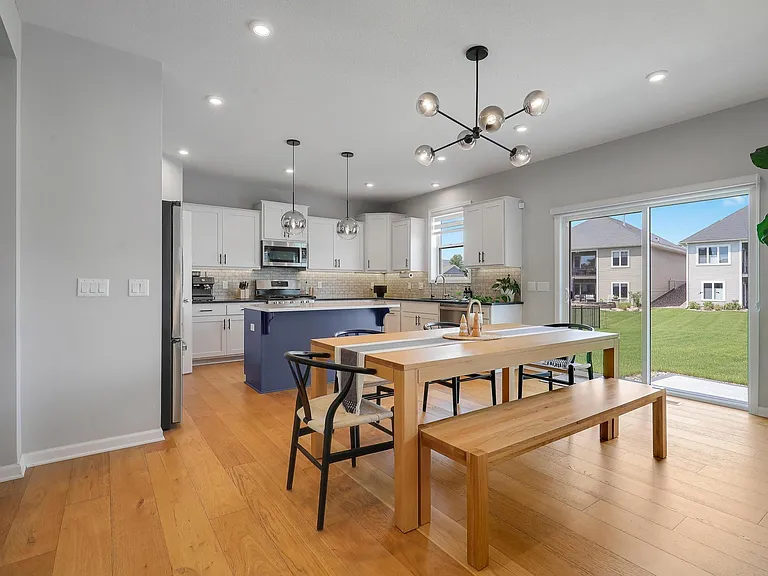 1947 Mulberry Ln — Photo 6