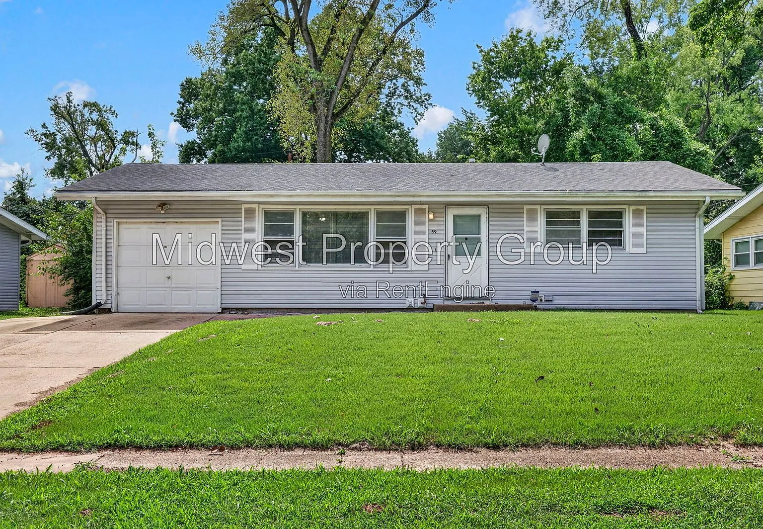 2 bed, 1.0 bath, 840 sqft, $995 — Photo 1