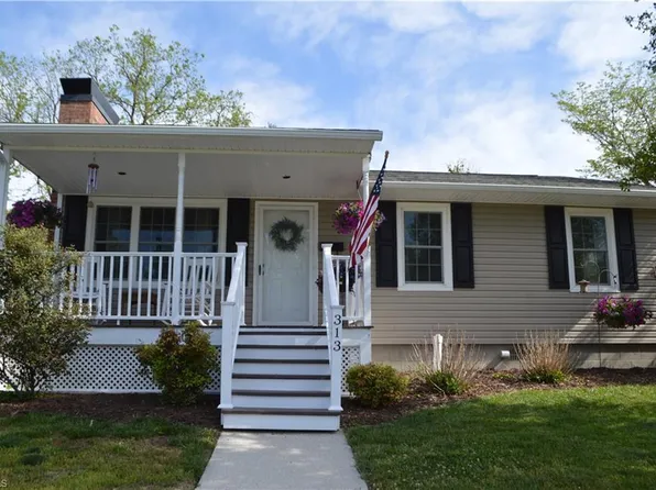 313 Hunter Dr, Mount Airy, NC 27030