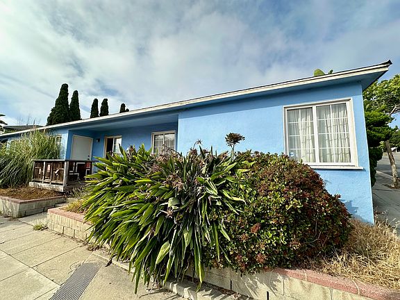 5th image of 1105 Pico Blvd