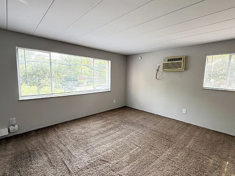 331 Shiloh St — Photo 13