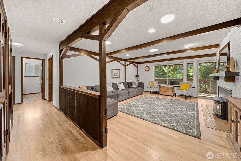 3rd image of 1550 Weathervane Drive