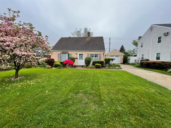 44 Meadow Lane, Levittown, NY 11756