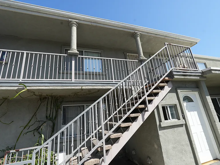 8115 E 3rd St #3 — Photo 2