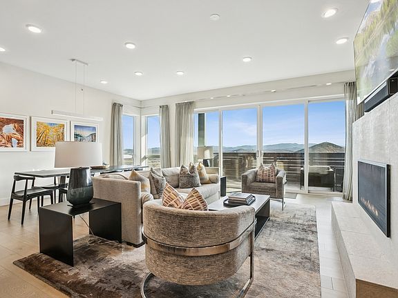 3rd image of 2752 W High Mountain Rd #408