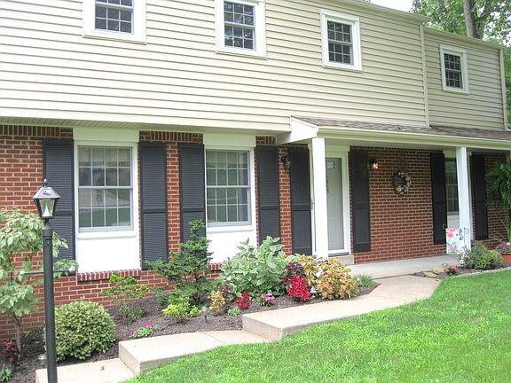 2nd image of 3031 Ben Venue Dr