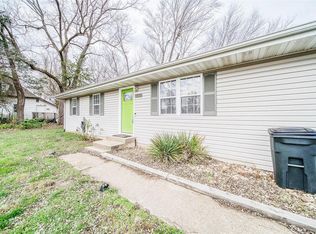 1300 W Springfield St, Saint James, MO 65559