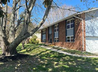2701 Shropshire Blvd, Powell, TN 37849