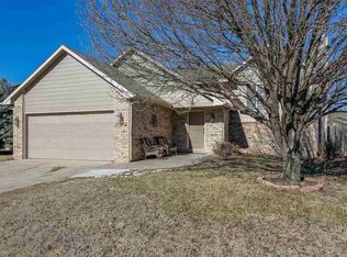 134 E Creekstone St, Mulvane, KS 67110