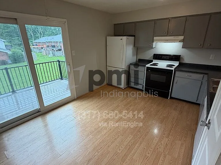 6460 Park Central Way — Photo 8