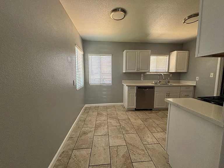 44303 Beech Ave — Photo 7