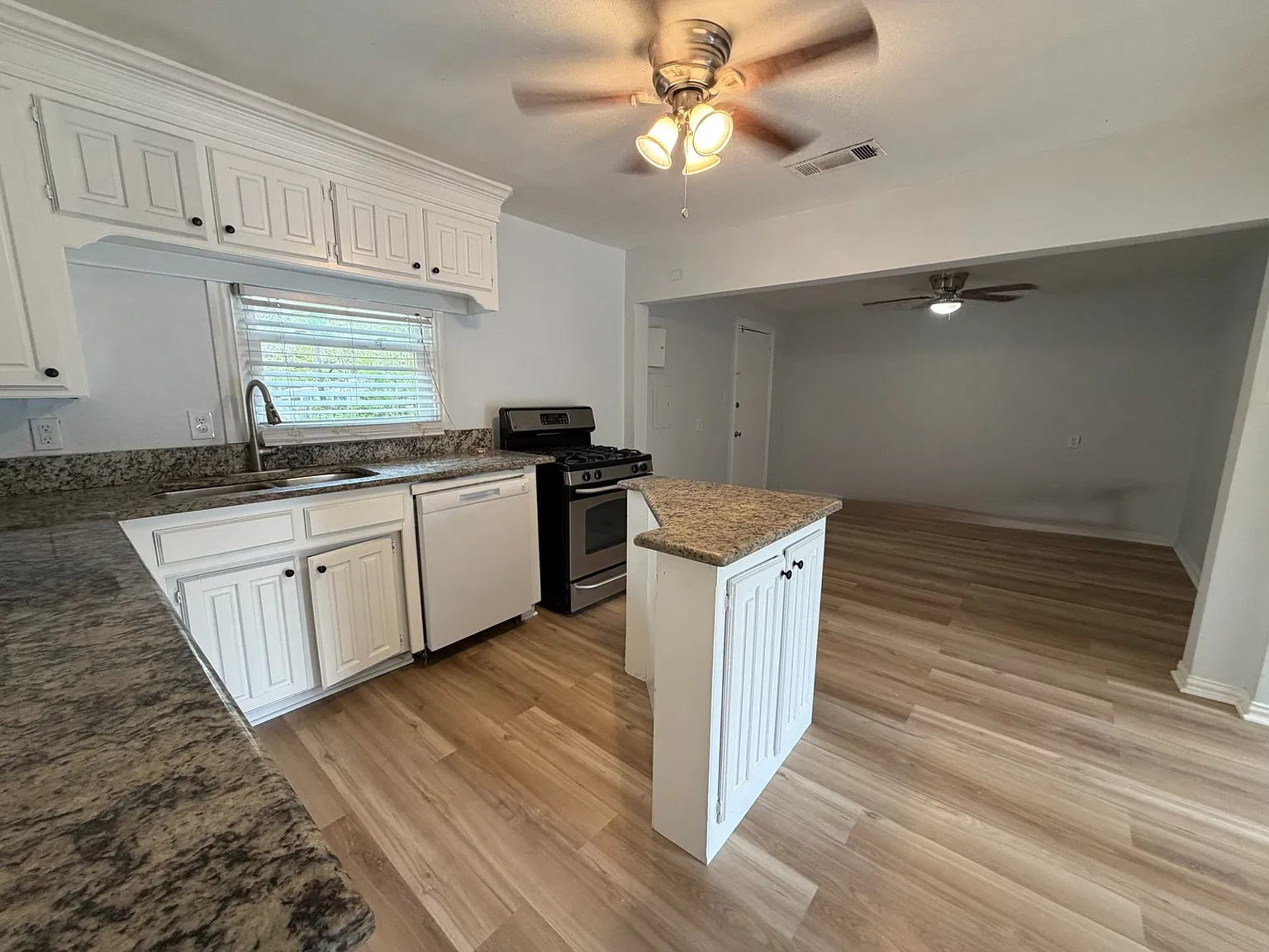 616 Terry Rd — Photo 3