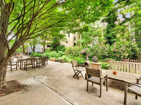 616 East 9th Street 2W image 11 of 12