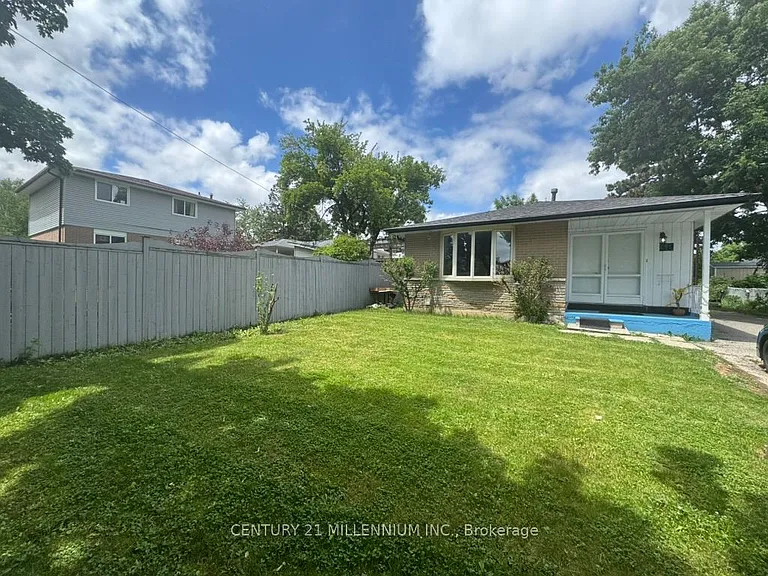 30 Kenilworth Rd #UPPER — Photo 3